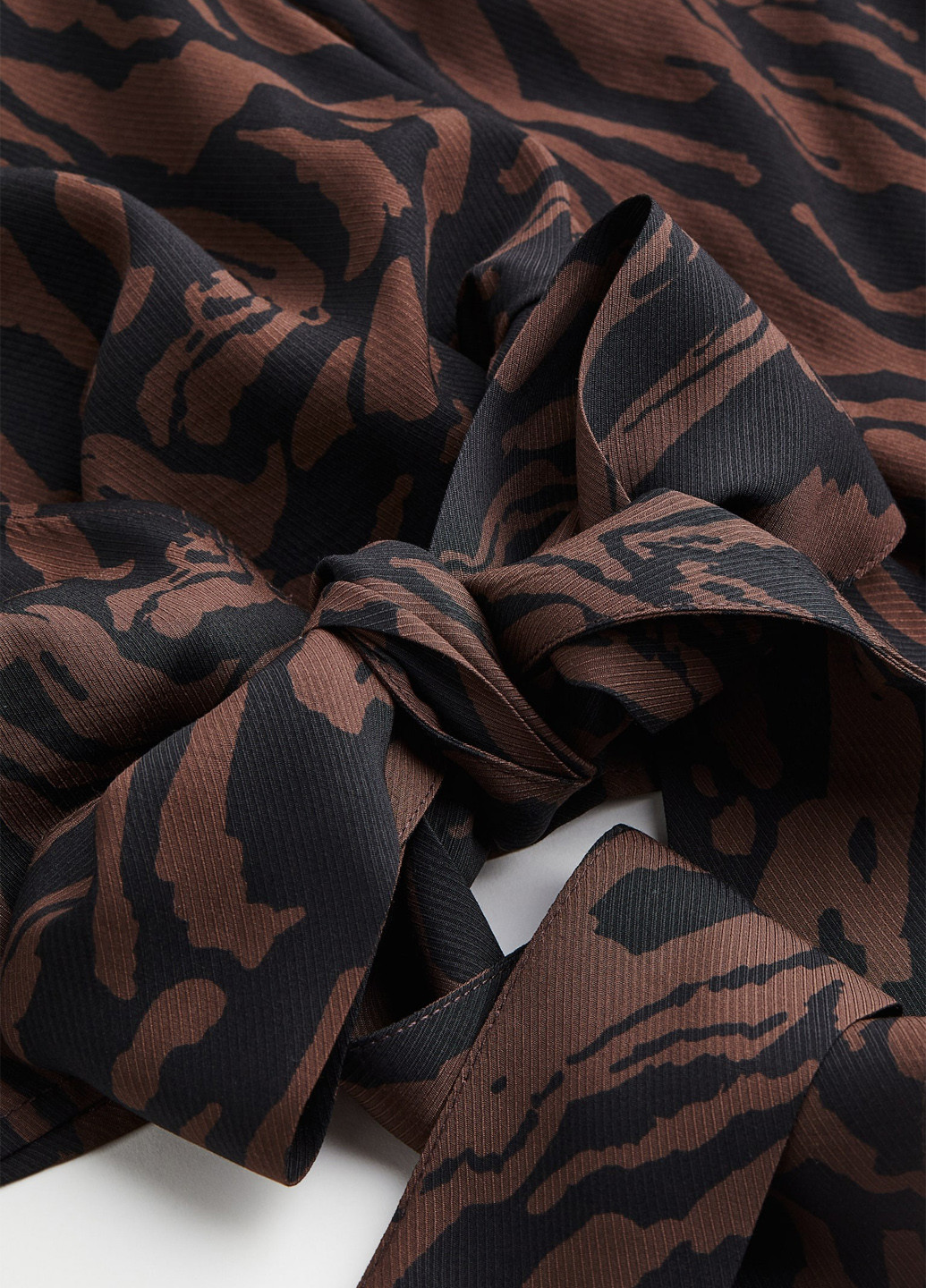 Темно-коричнева блуза на запах H&M