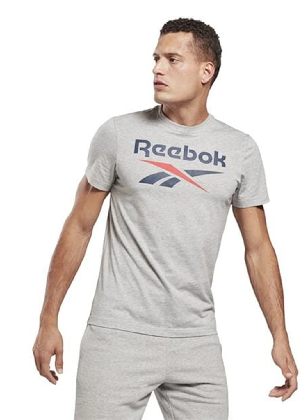 Світло-сіра футболка Reebok