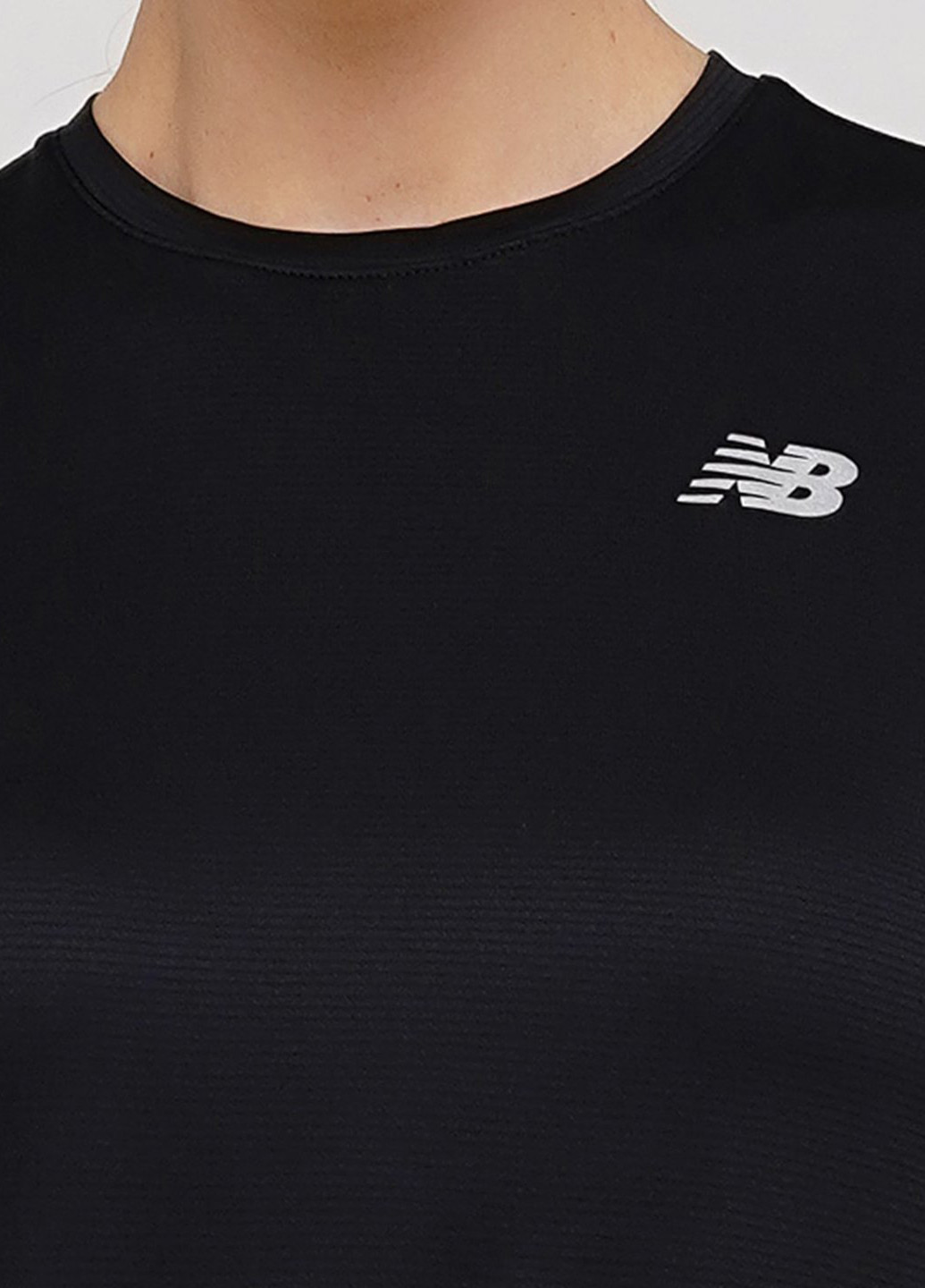 Черная всесезон футболка New Balance Accelerate SS