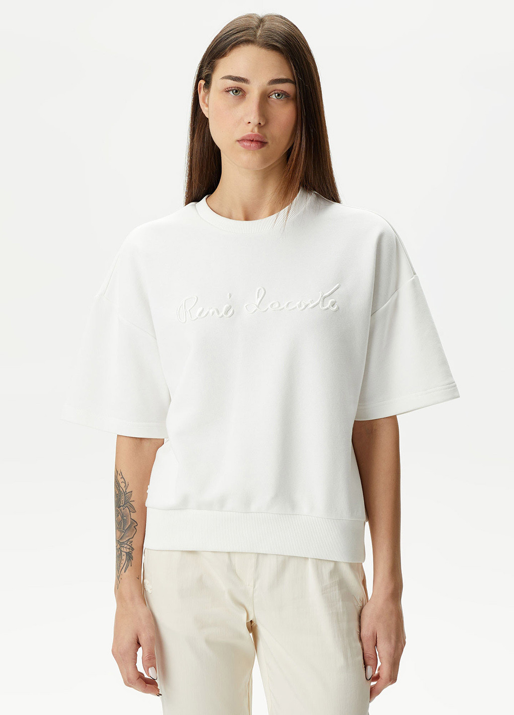 Белый свитшот Lacoste однотонный вышивка, нашивки (329629193)