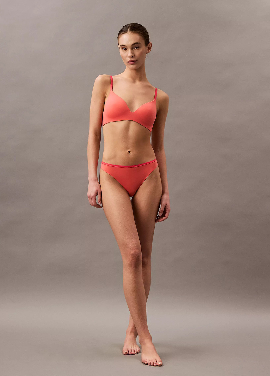 Розовый демисезонный комплект (бюстгальтер, трусики) Calvin Klein