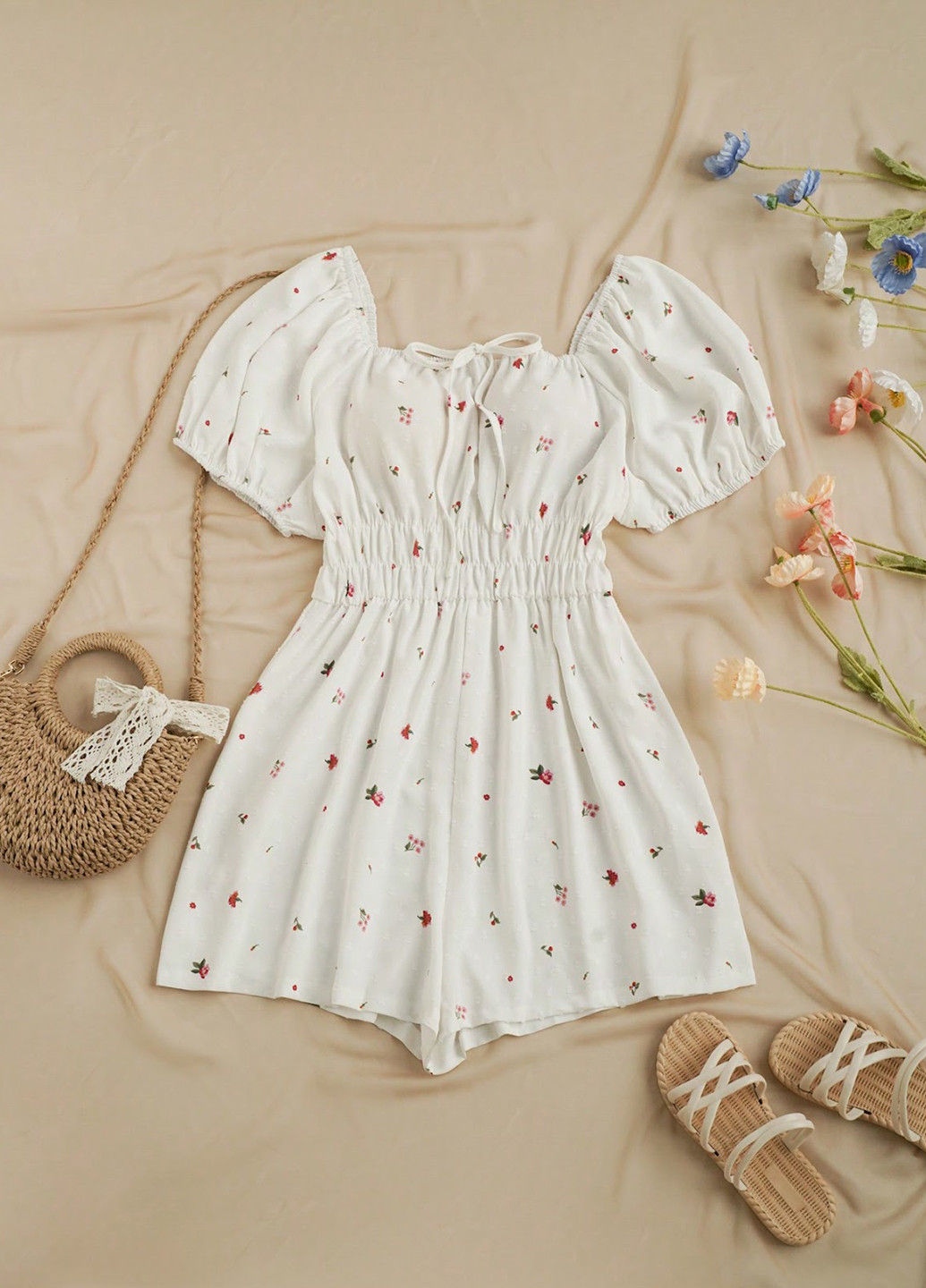 Комбінезон SHEIN комбінезон-шорти квітковий білий кежуал поліестер