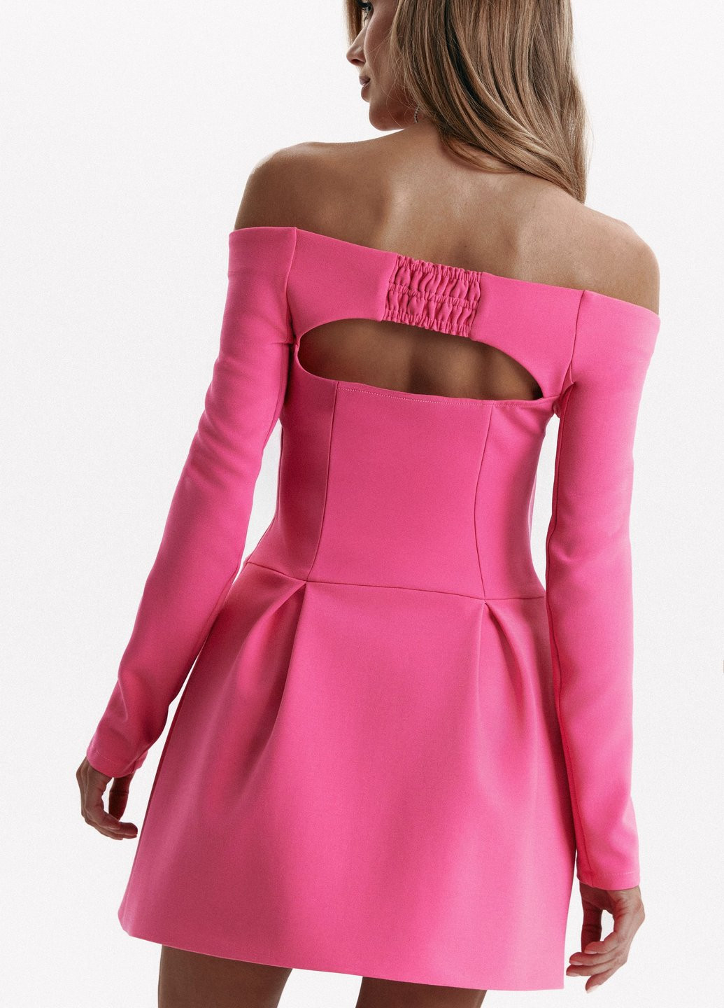 Розовое коктейльное, кэжуал платье клеш, колокол, с открытыми плечами Gepur однотонное