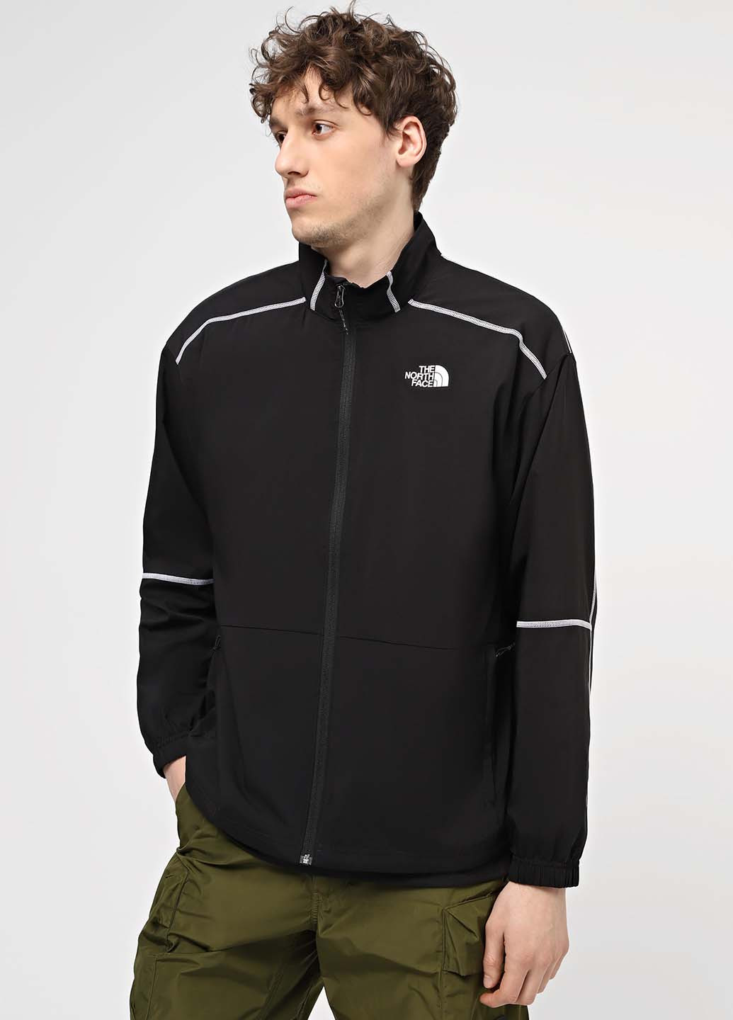 Чорна демісезонна вітровка The North Face