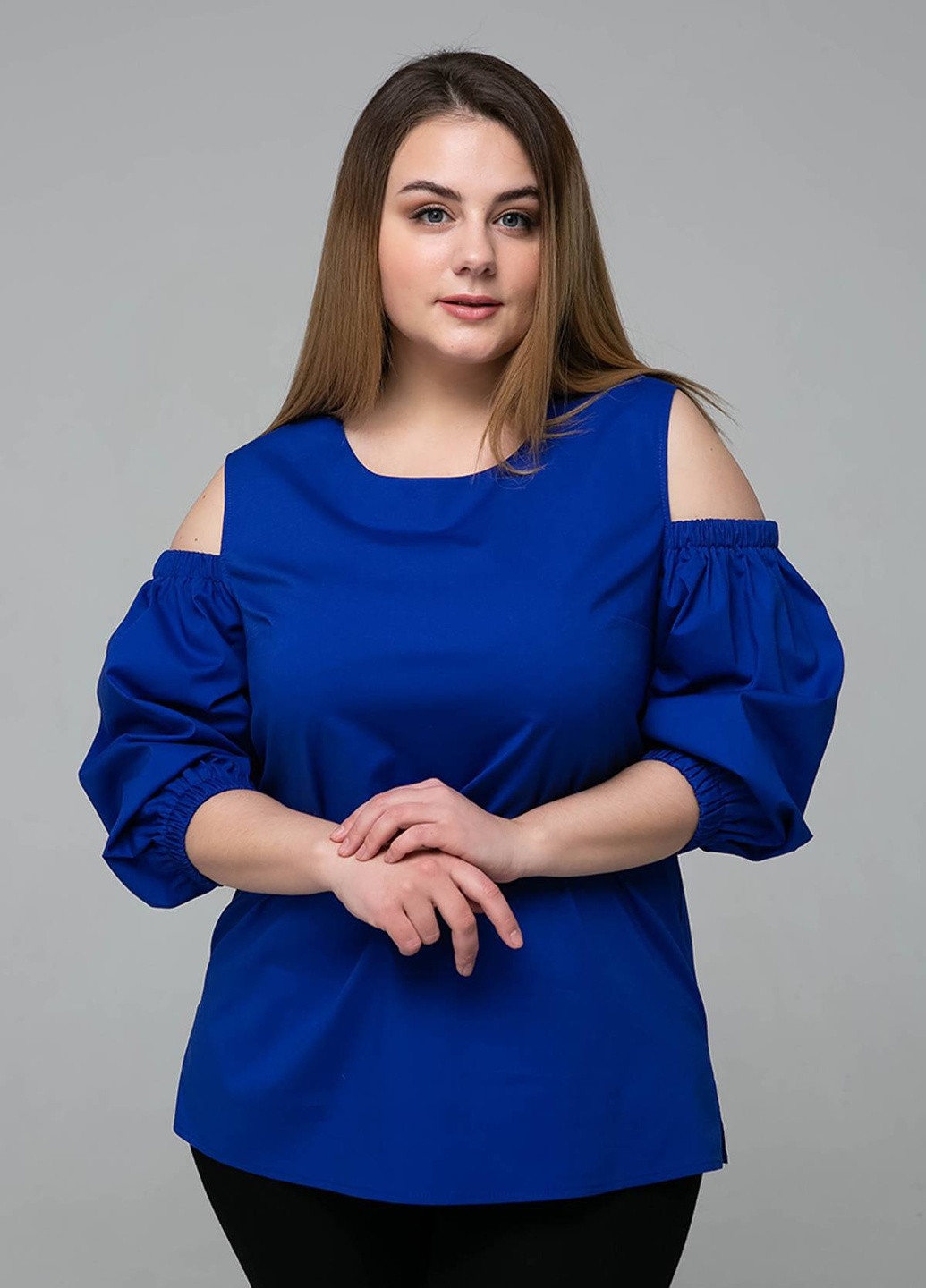 Синяя летняя блуза с вырезами на плечах леся синяя Tatiana