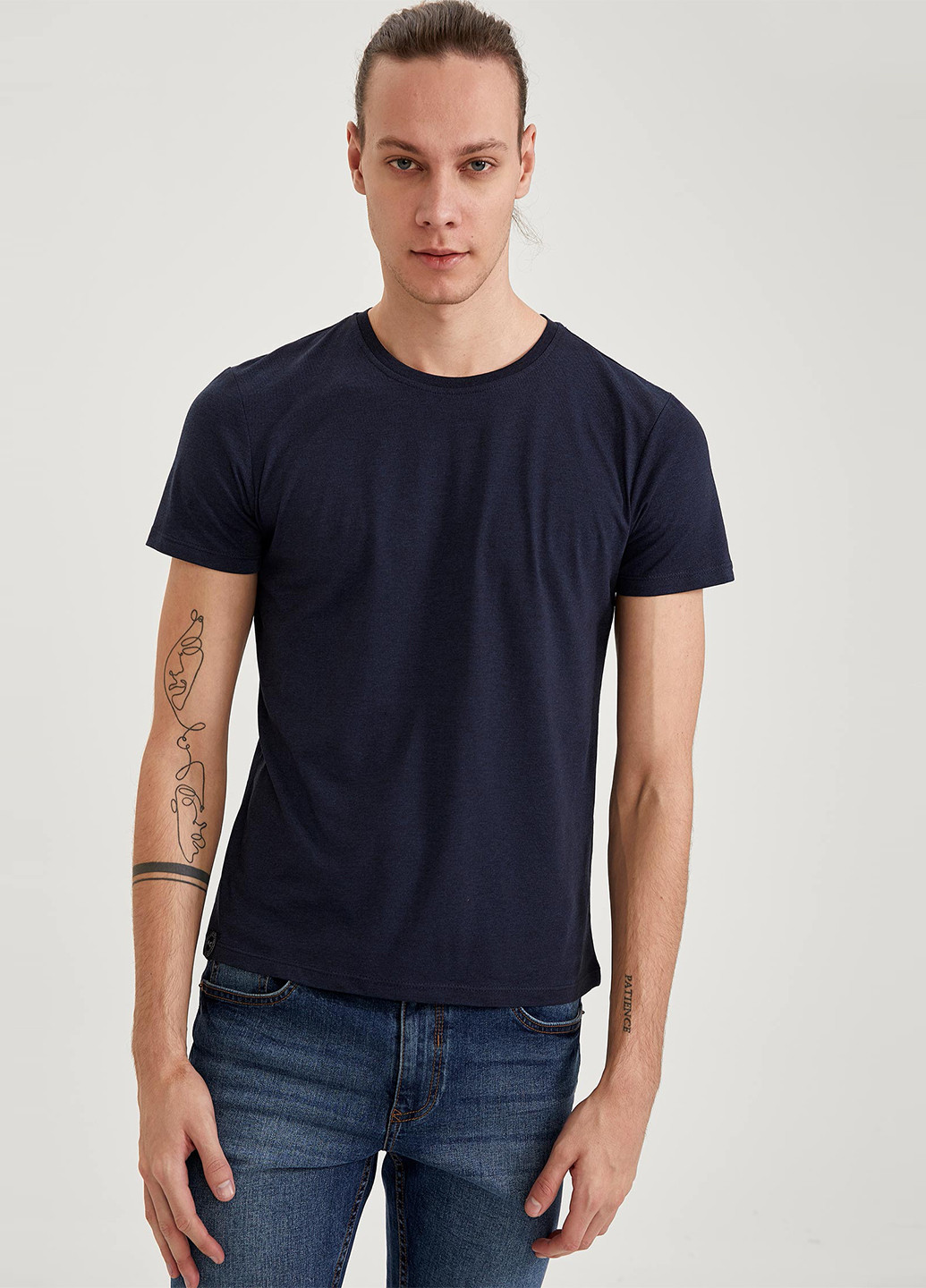 Темно-синяя летняя футболка DeFacto