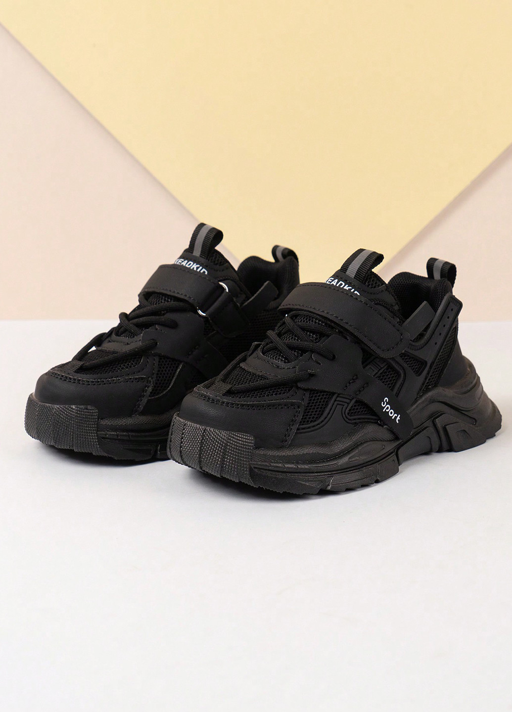 Черные демисезонные кроссовки SHEIN