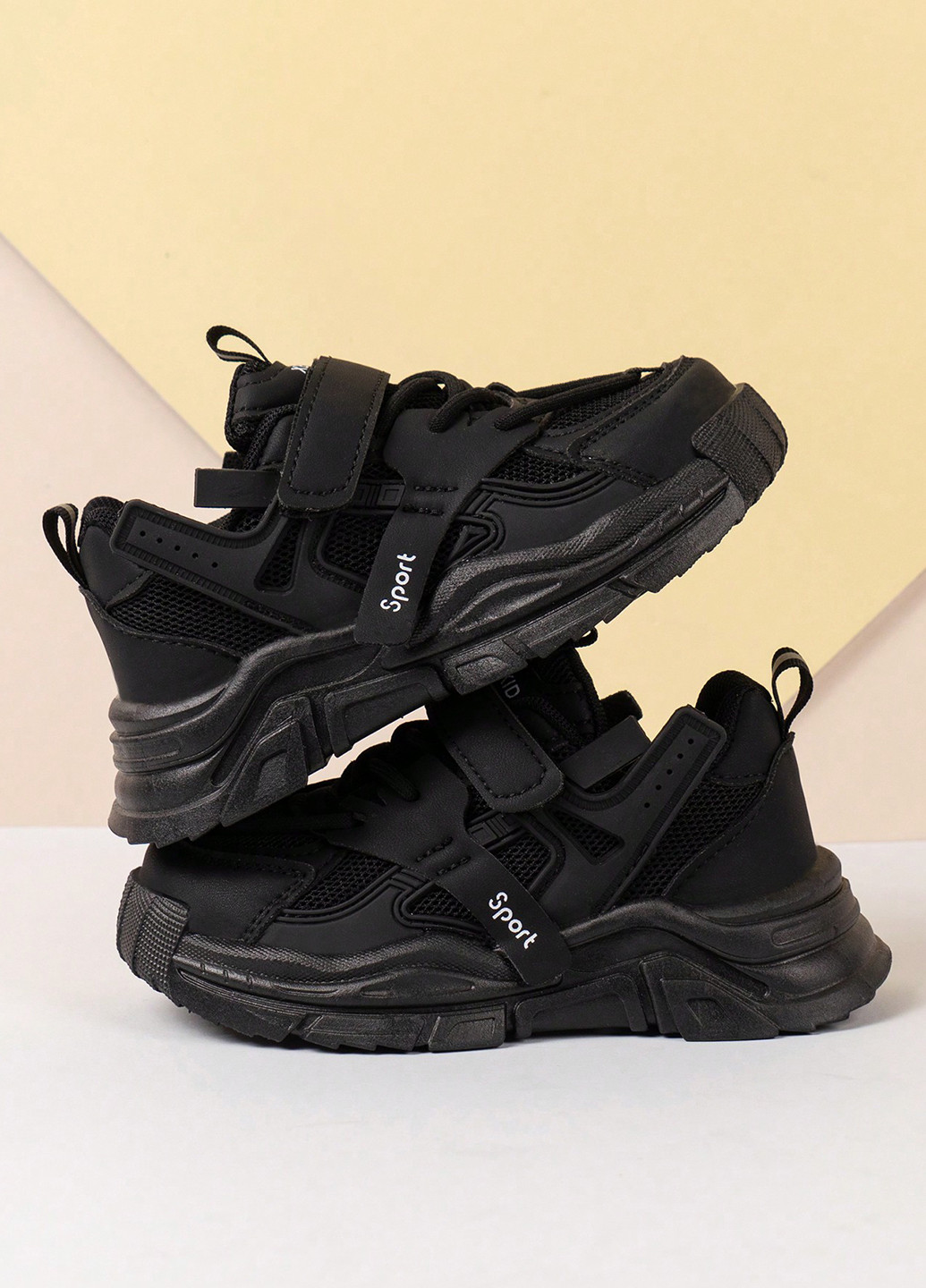 Черные демисезонные кроссовки SHEIN