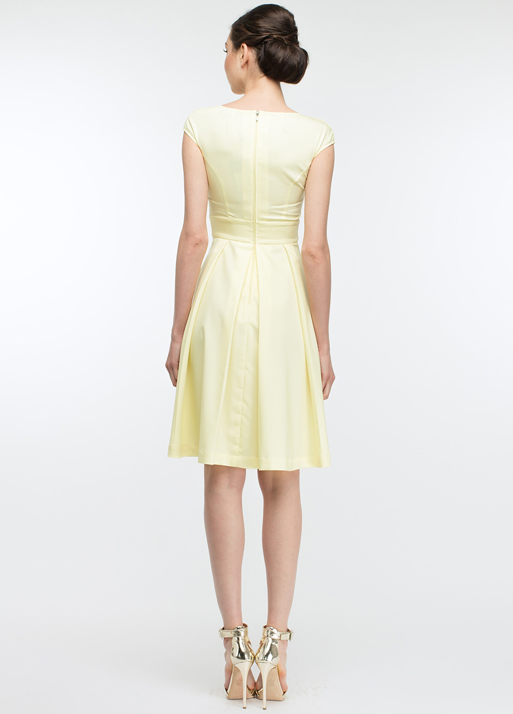 Светло-желтое кэжуал платье BGL однотонное