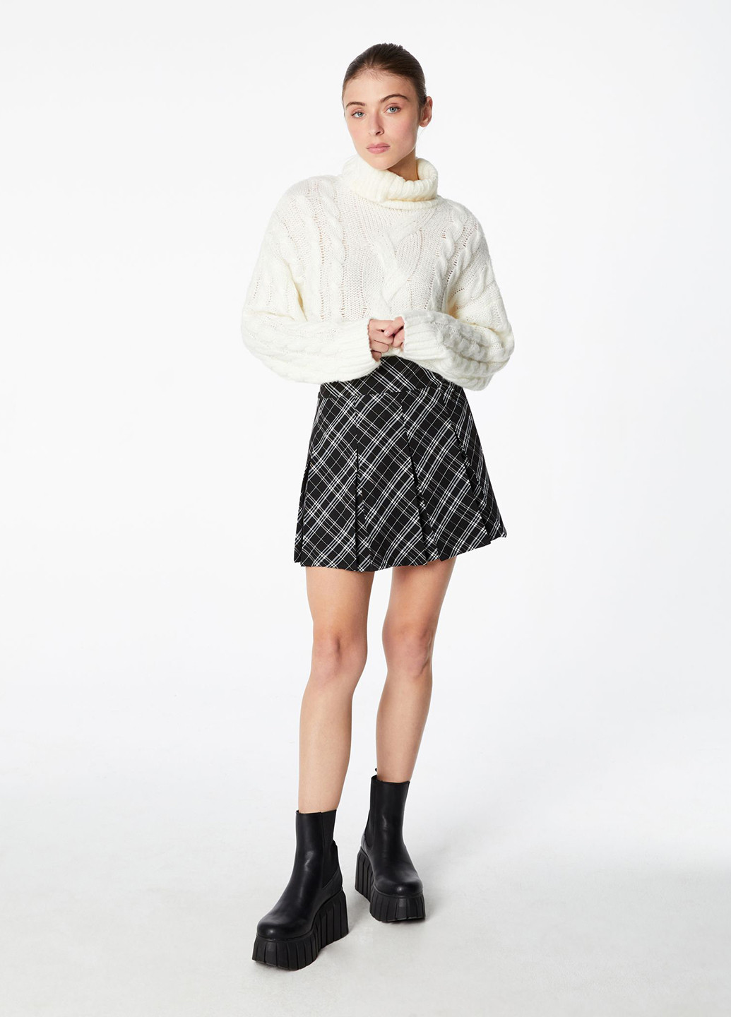Черно-белая кэжуал в клетку юбка Jennyfer клешированная