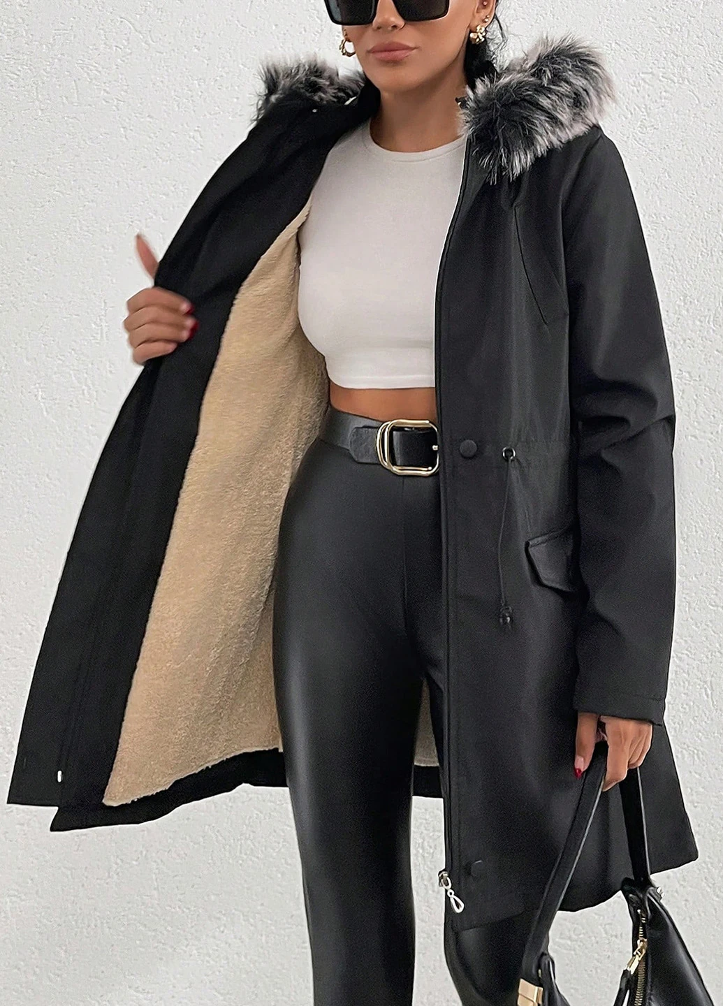 Чорна зимня куртка SHEIN
