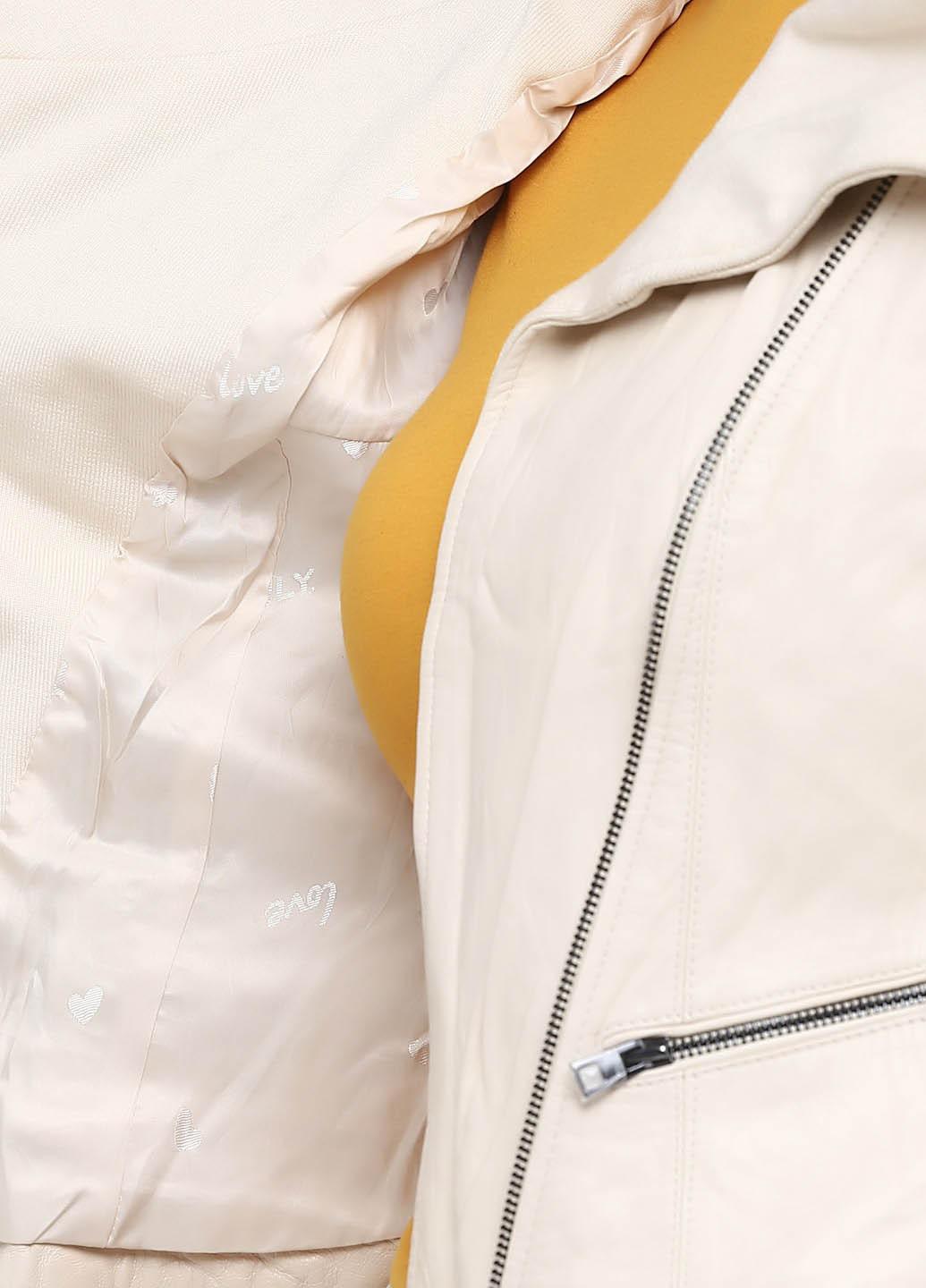 Кремовая демисезонная куртка кожаная косуха Only