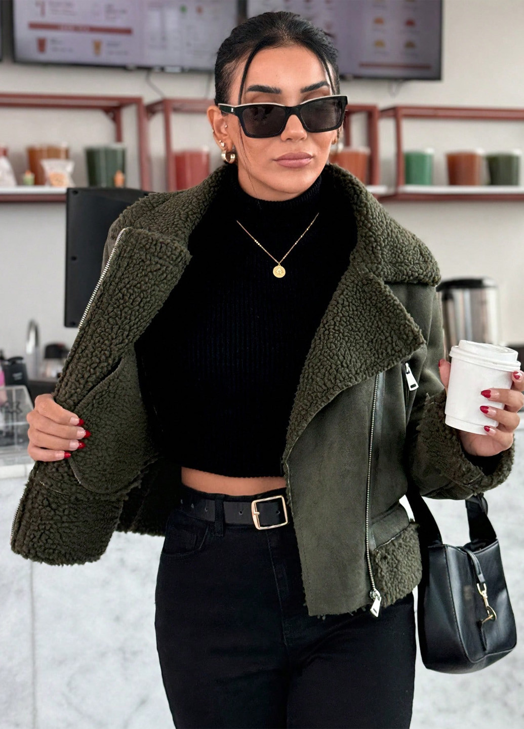 Оливкова (хакі) демісезонна куртка байкерська, косуха SHEIN