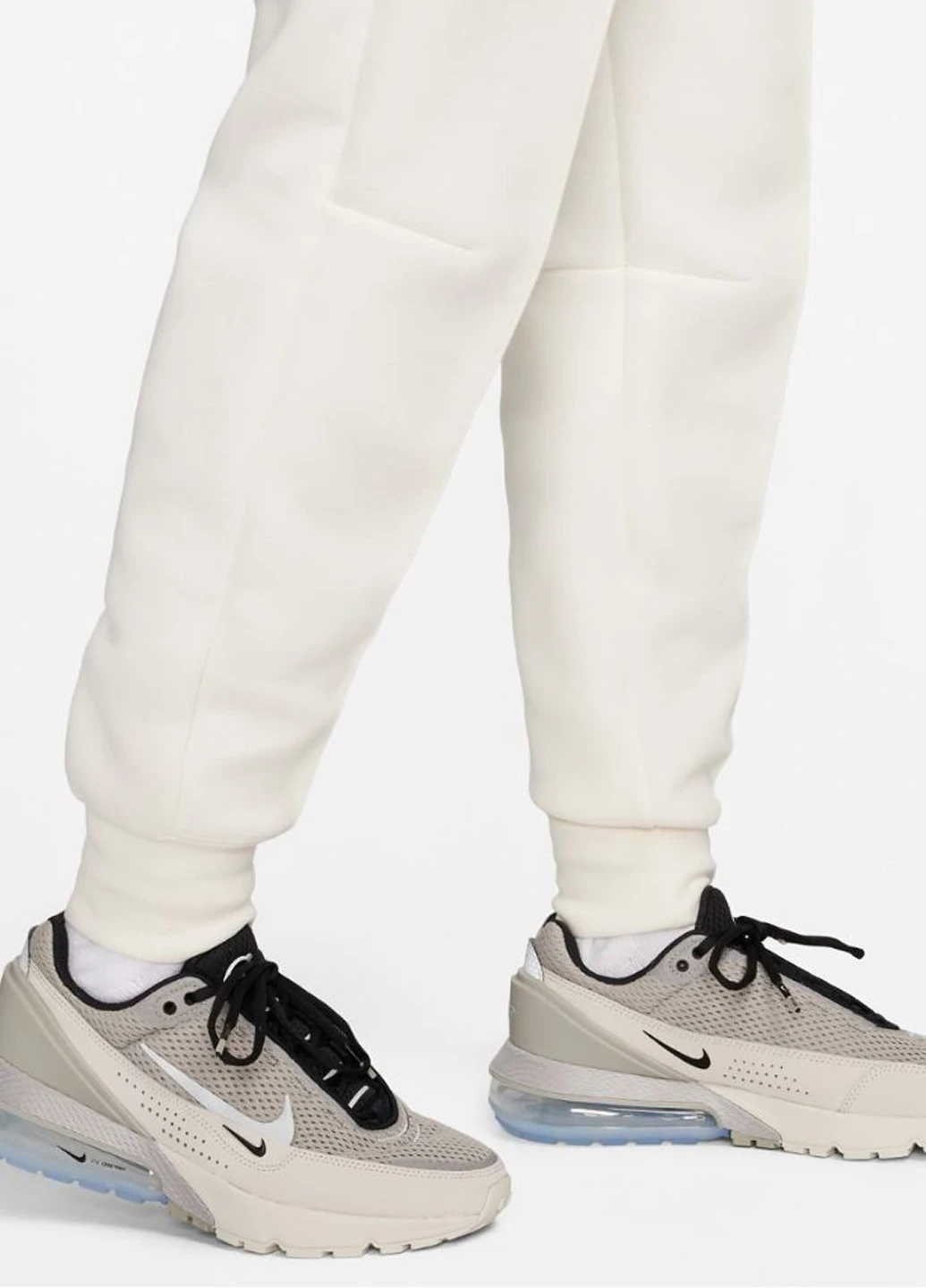 Штани FB8330-110 Nike W NSW TECH FLEECE MR JGGR (311692635)