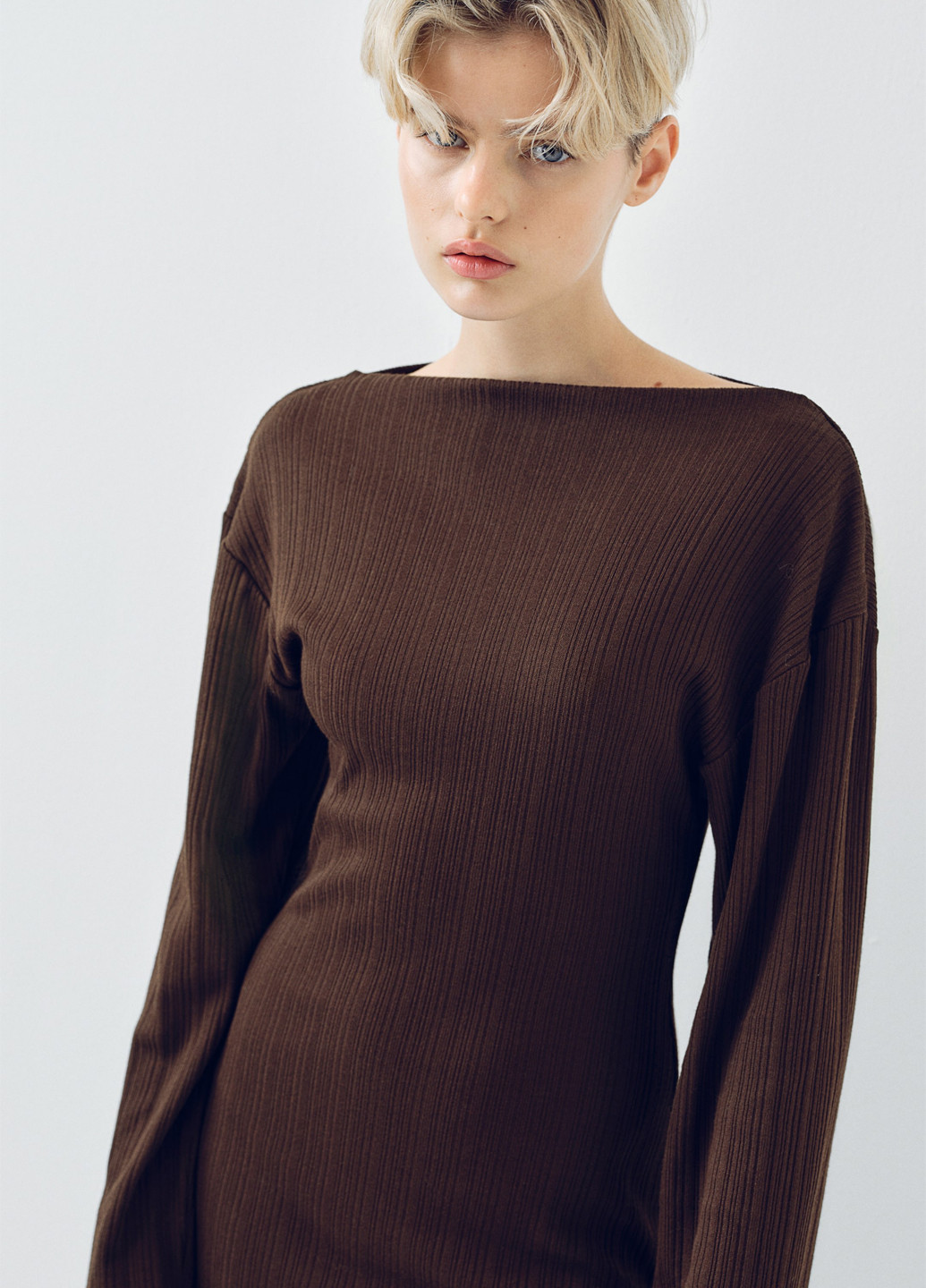 Темно-коричневое кэжуал платье H&M однотонное