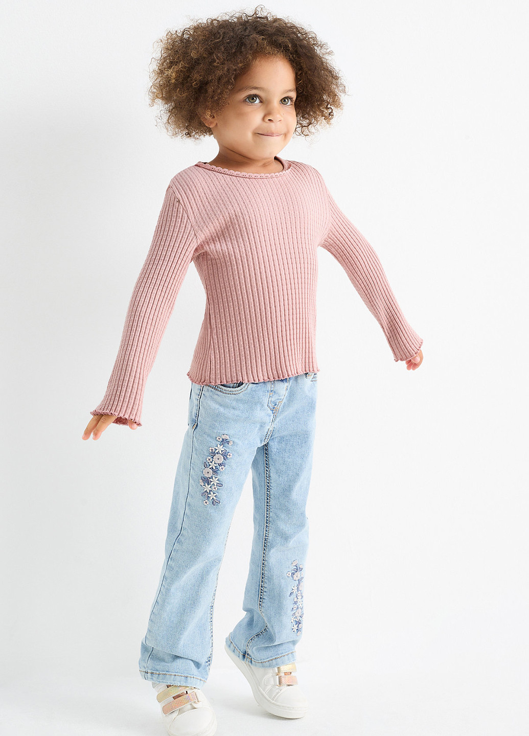 Бледно-розовый демисезонный кэжуал лонгслив C&A однотонный