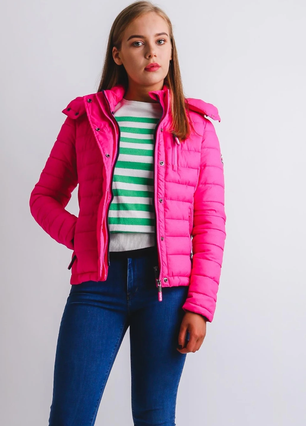 Розовая демисезонная куртка Superdry
