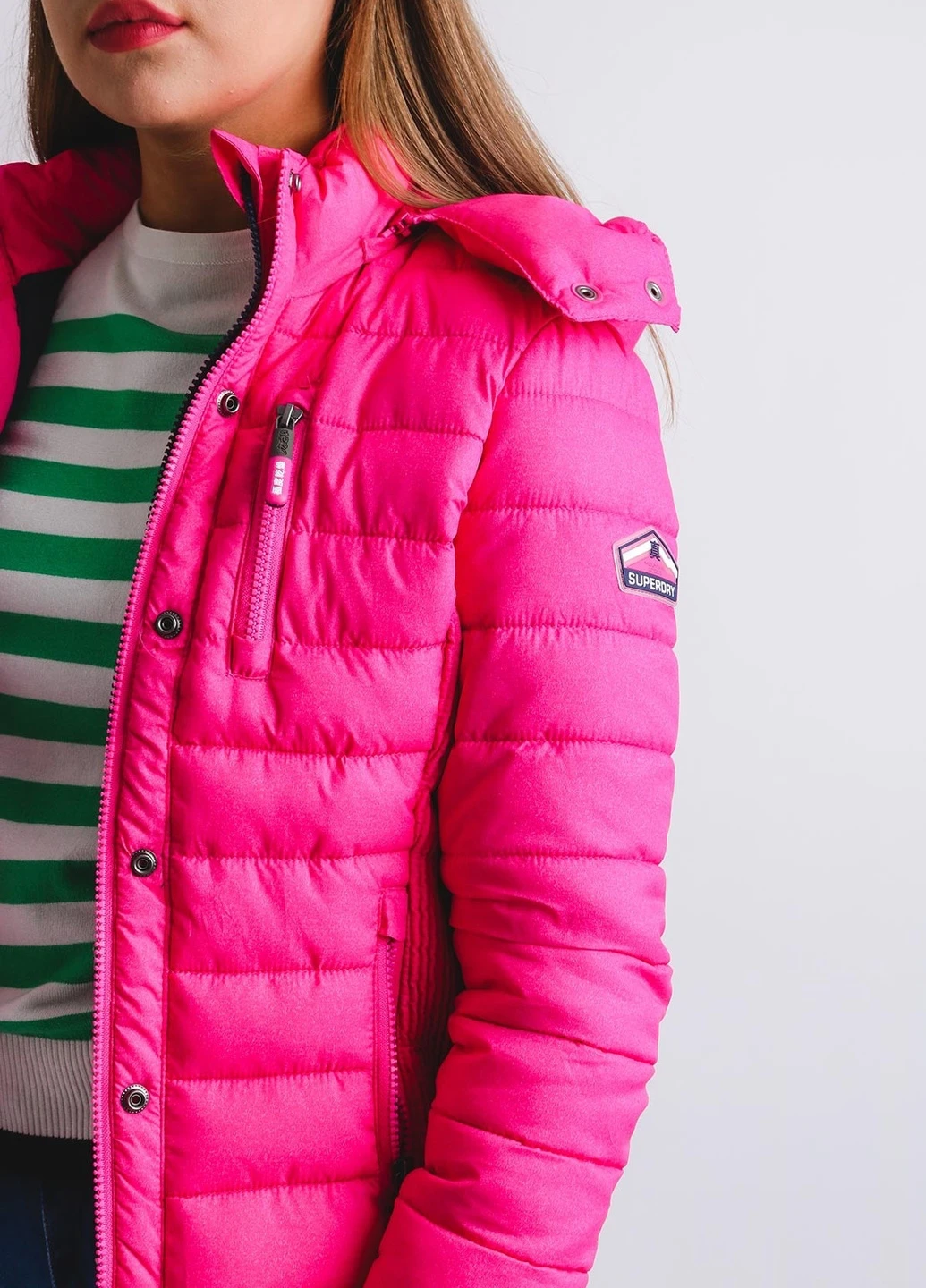 Розовая демисезонная куртка Superdry