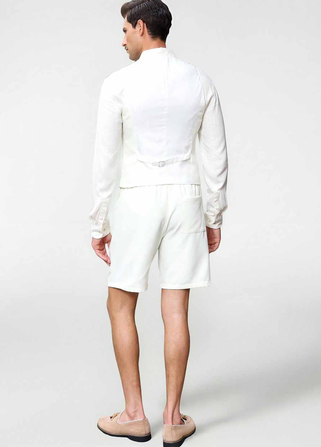 Белый летний костюм (жилет, шорты) с шортами SHEIN