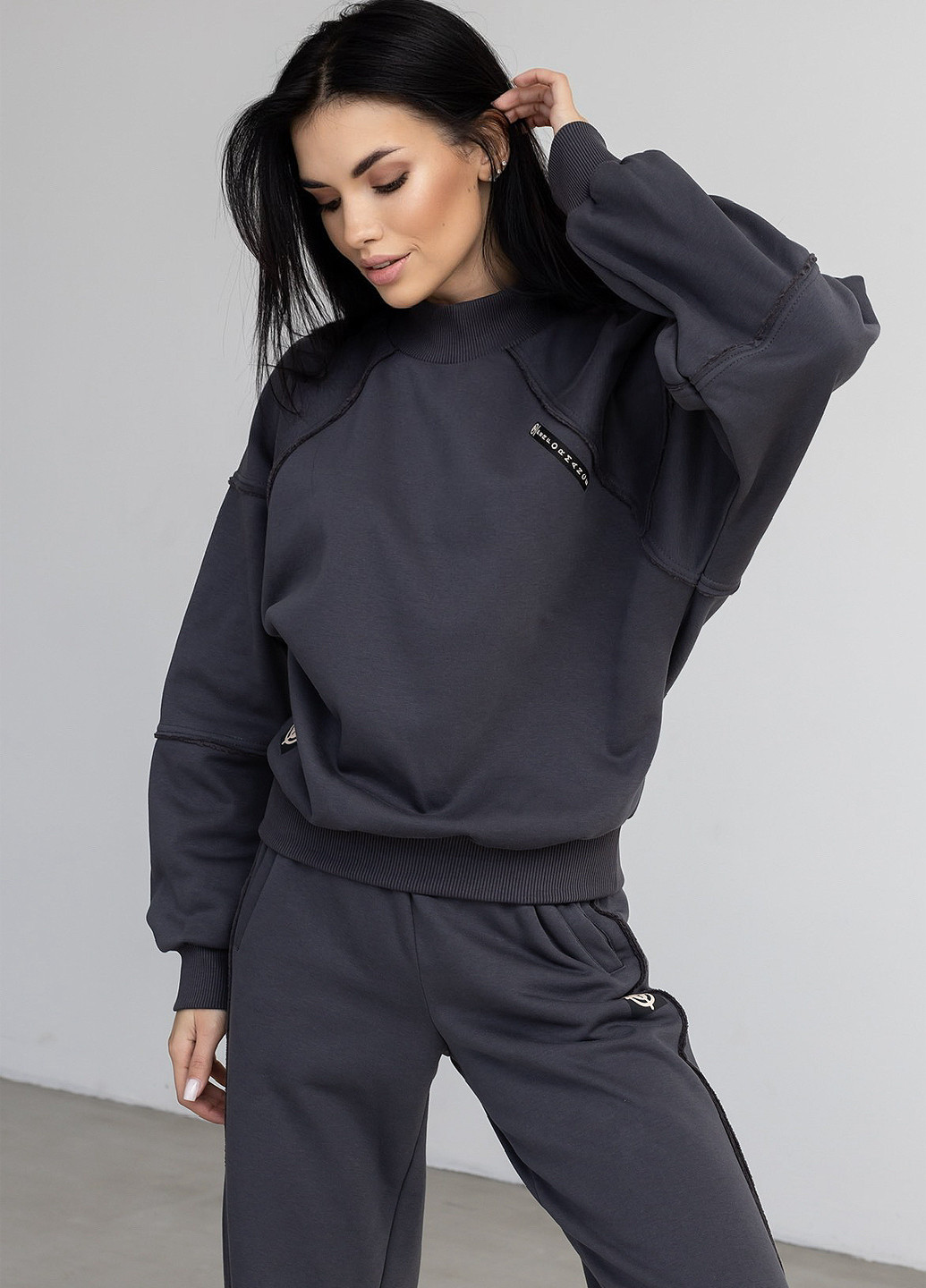 Серый свитшот на флисе со швами наизнанку TOTALFIT надпись (303023593)