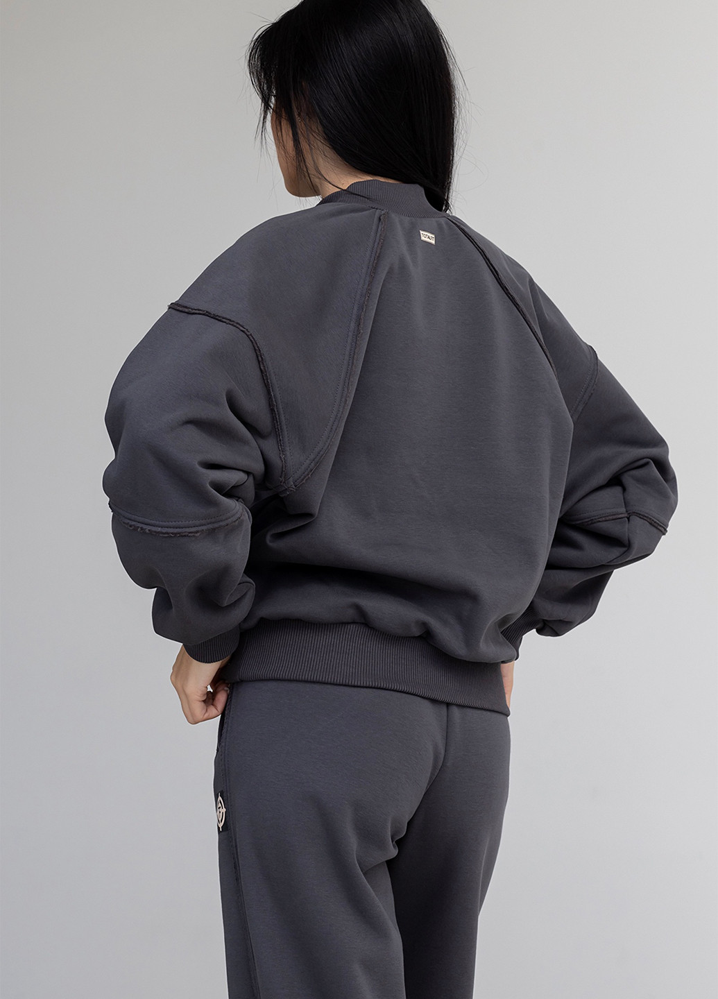 Серый свитшот на флисе со швами наизнанку TOTALFIT надпись (303023593)