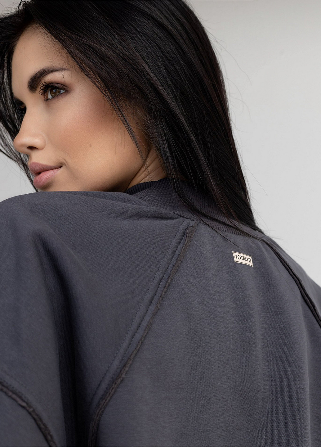Серый свитшот на флисе со швами наизнанку TOTALFIT надпись (303023593)