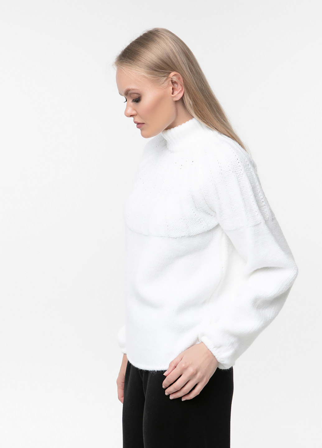 Белоснежный демисезонный свитер Sewel