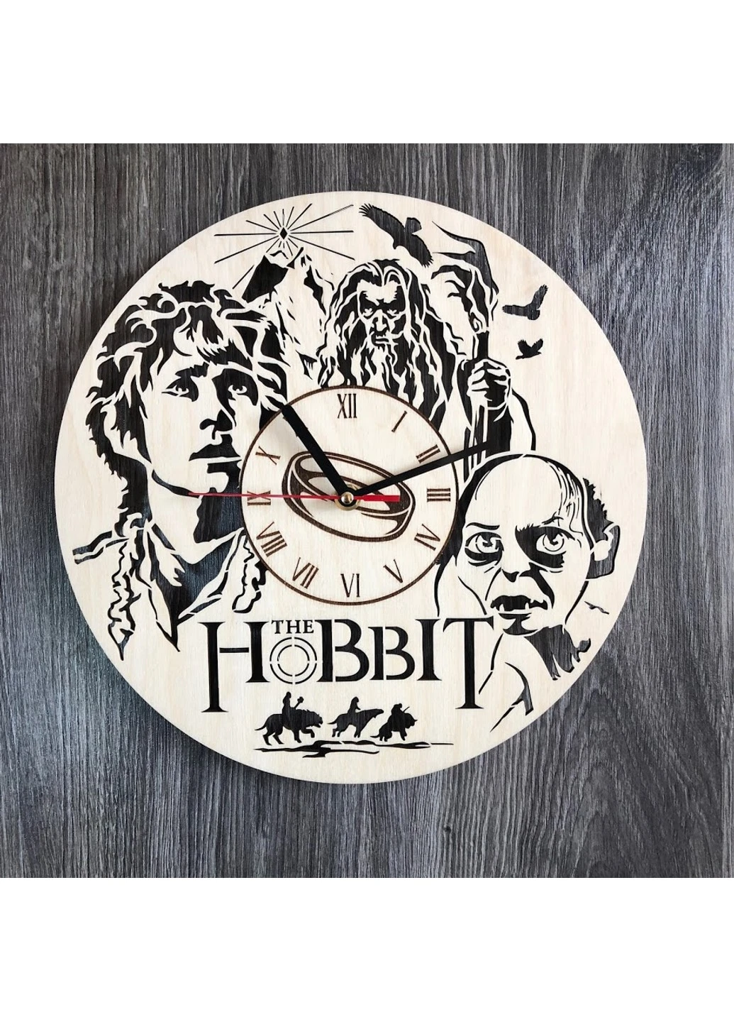 Оригінальний настінний годинник "Хоббіт" 7Arts (253566707)