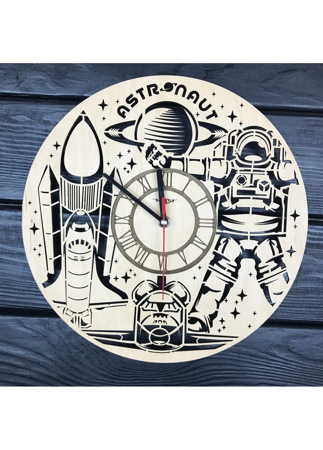 Безшумний дерев`яний годинник на стіну «Космонавт» 7Arts (253567814)