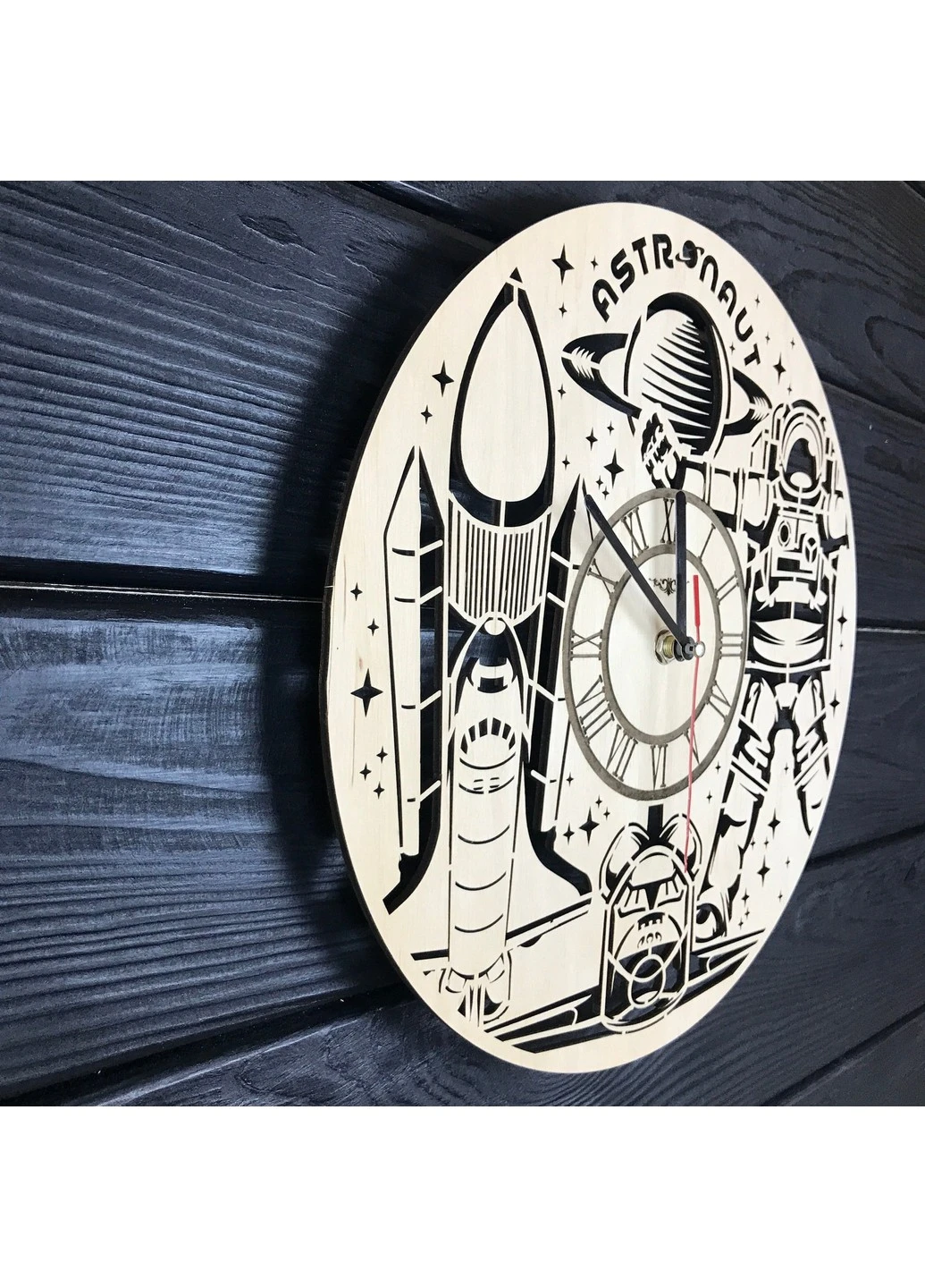 Безшумний дерев`яний годинник на стіну «Космонавт» 7Arts (253567814)