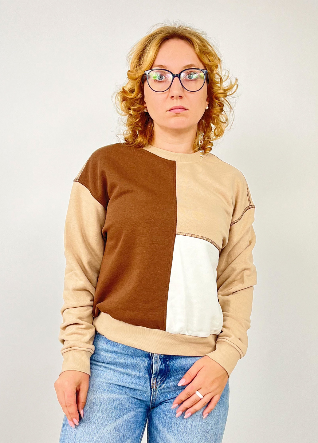 Комбинированный свитшот H&M колор блок без декора (301194205)