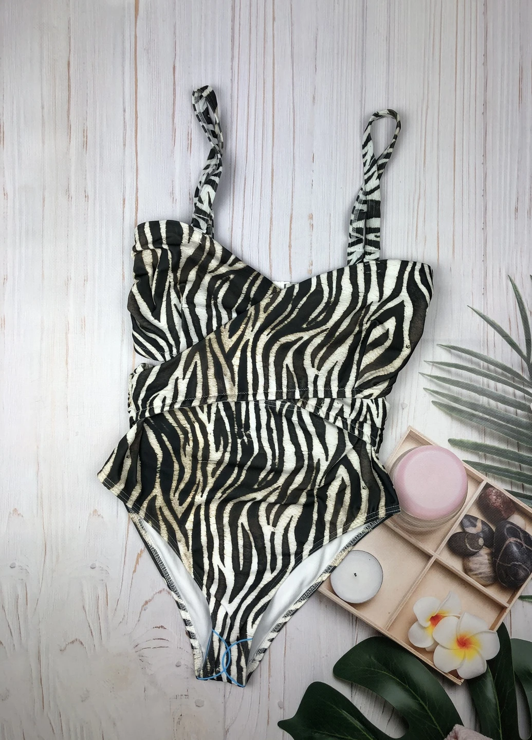 Оливковий літній суцільний купальник суцільний Asos
