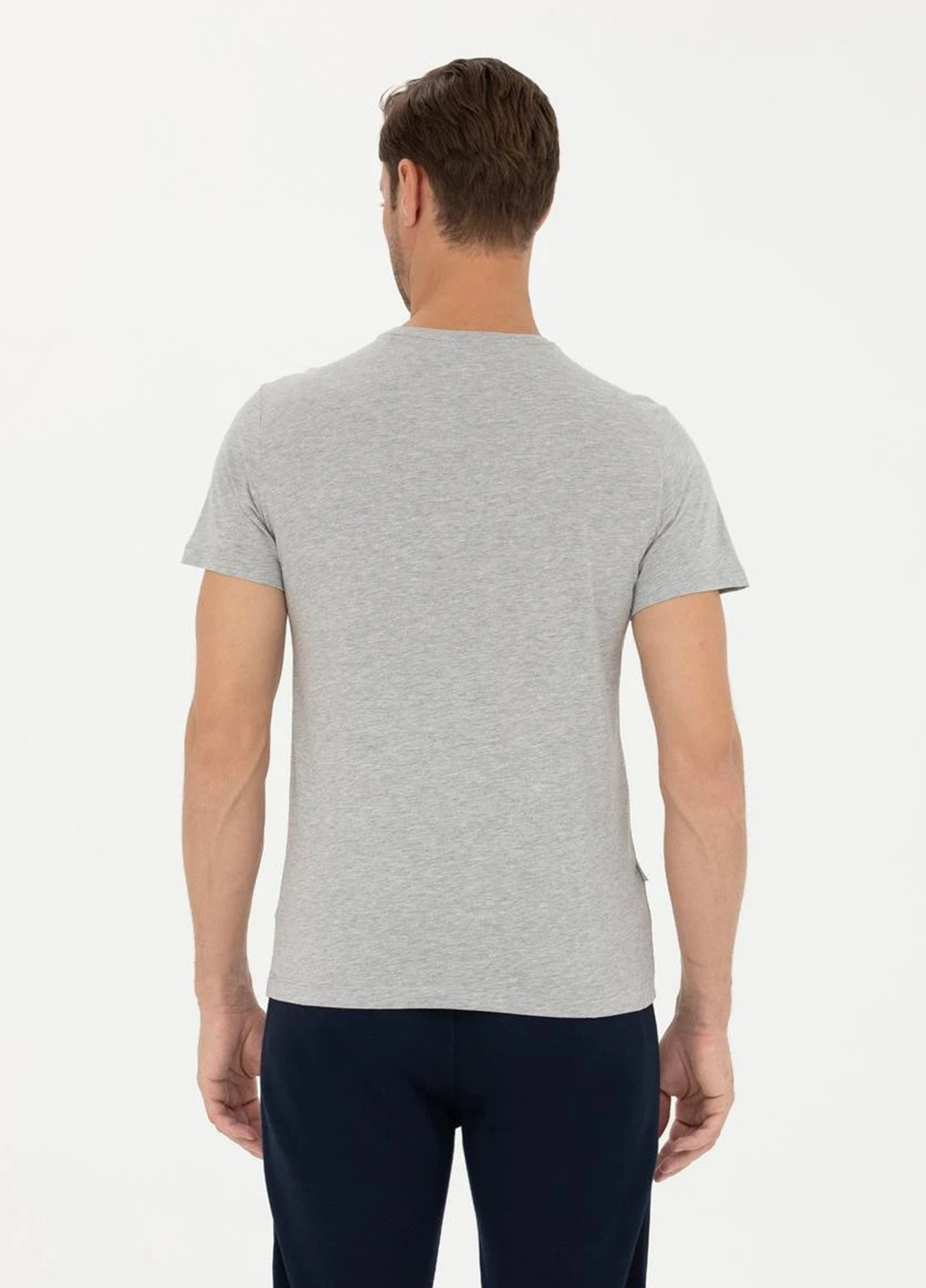 Серая футболка Pierre Cardin