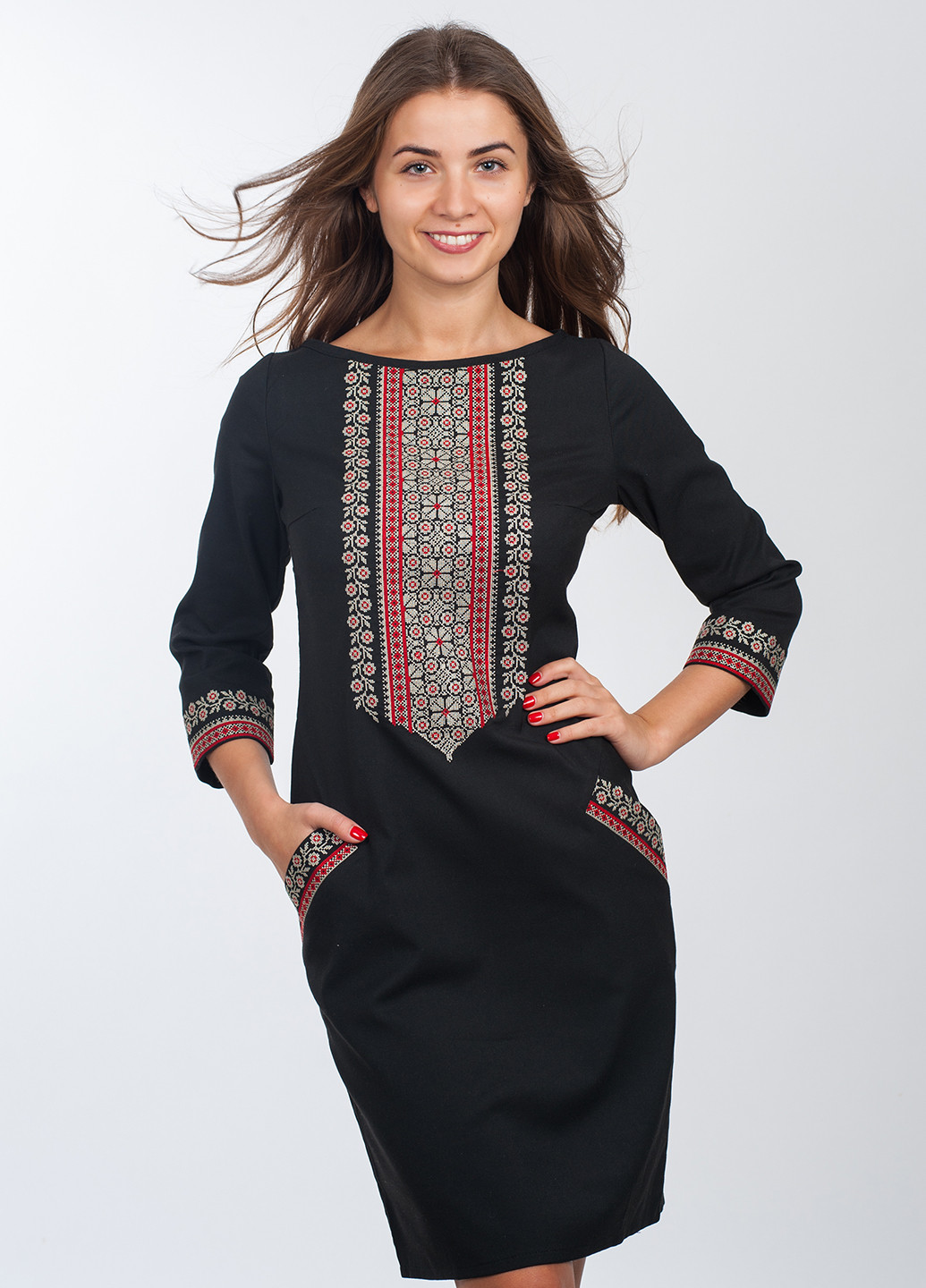 Черное кэжуал платье с длинным рукавом Vyshyvanka однотонное