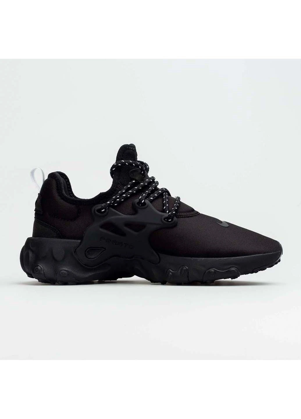 Черные всесезонные кроссовки Nike
