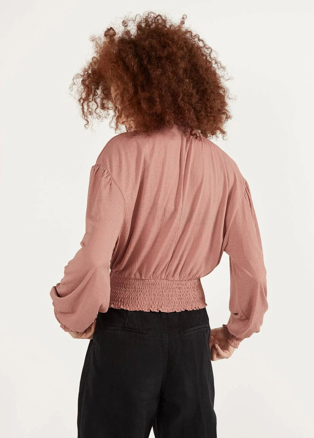 Пудрова блуза Bershka