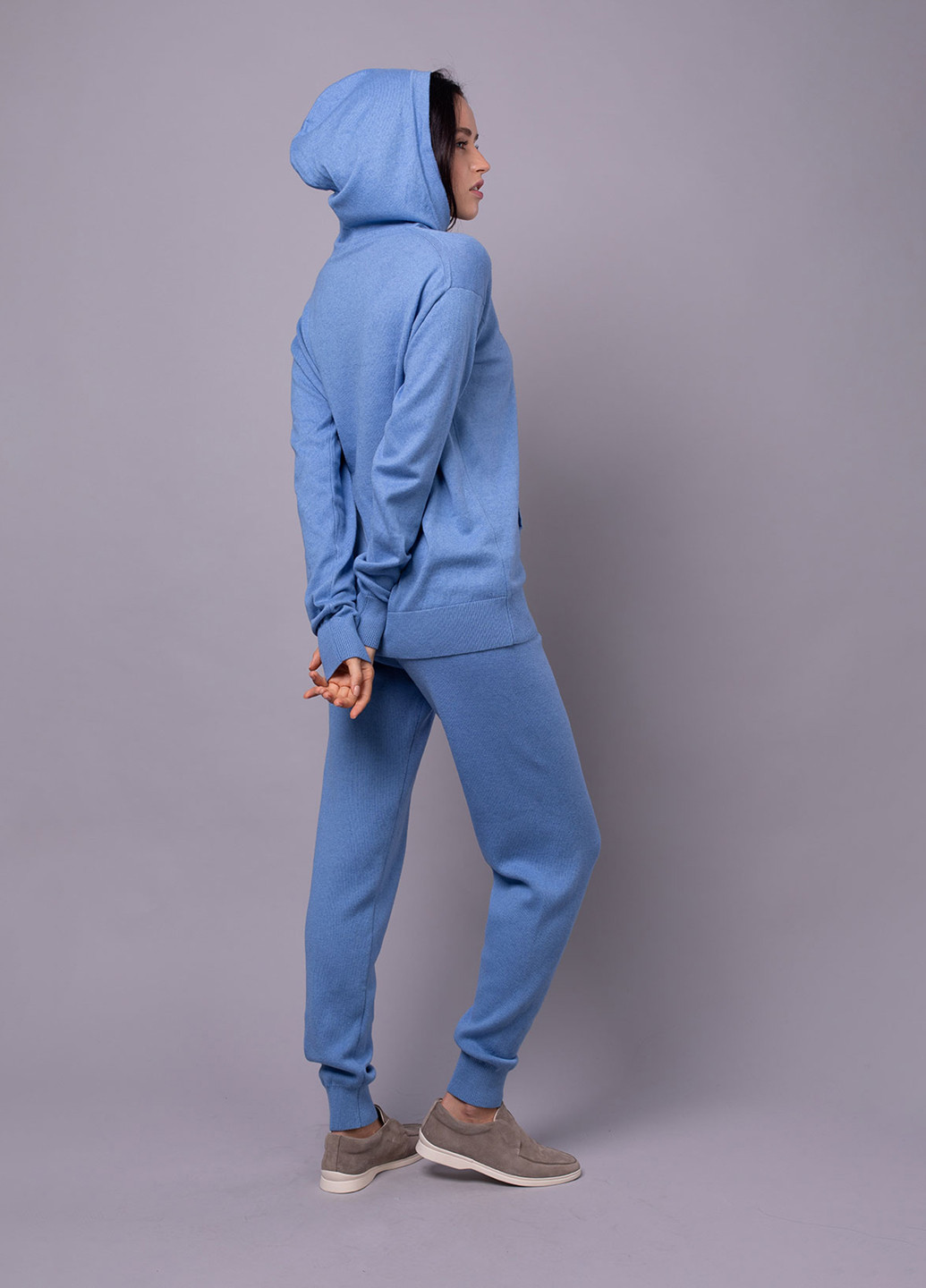 Голубой демисезонный свитер Viviami