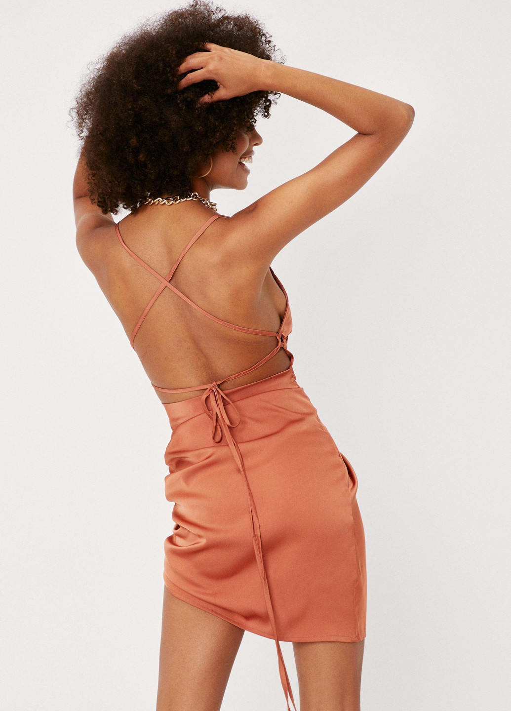 Светло-оранжевое кэжуал платье платье-комбинация, с открытой спиной Nasty Gal однотонное