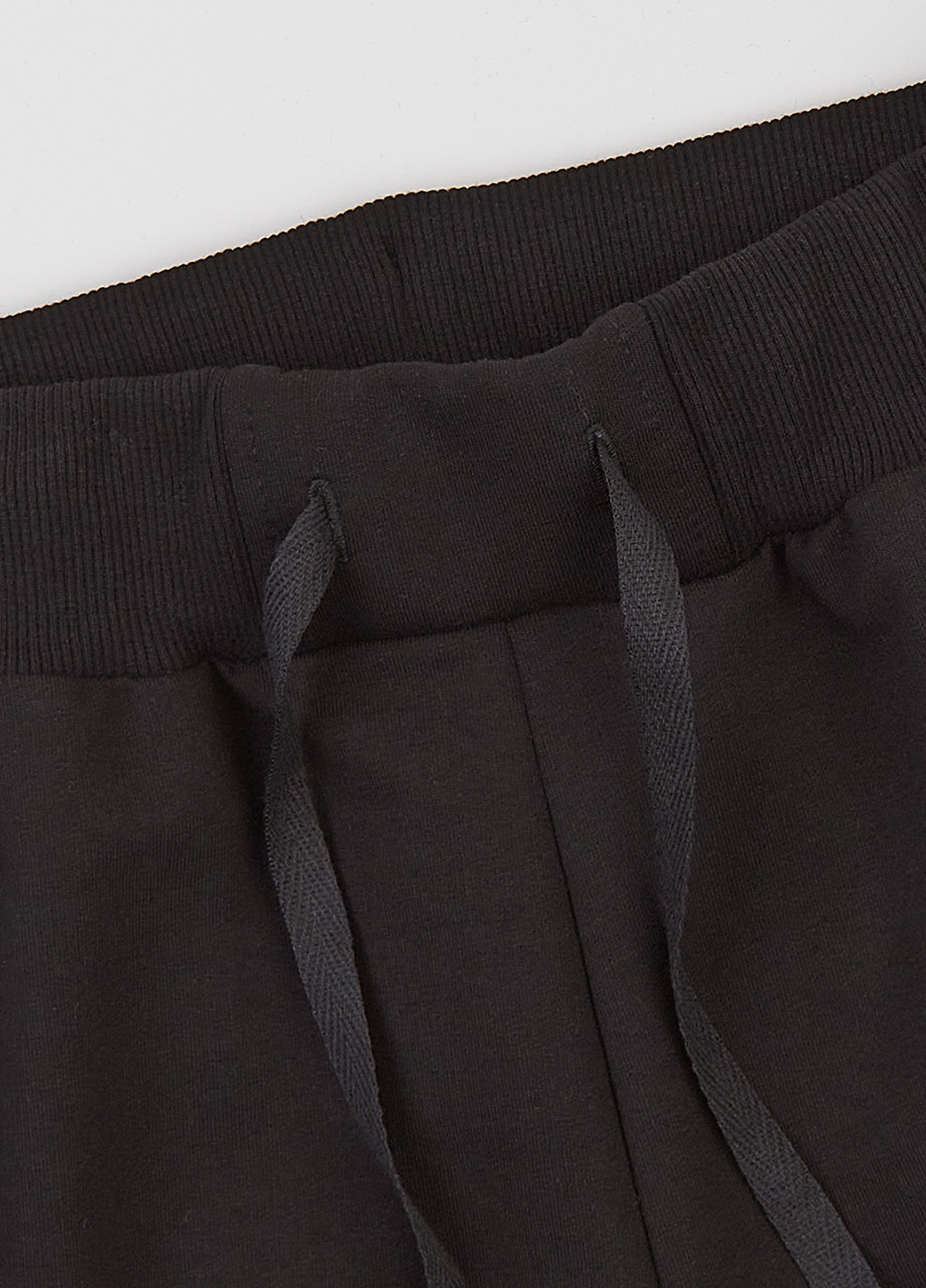 Чорний демісезонний комплект (толстовка, шорти) Garnamama