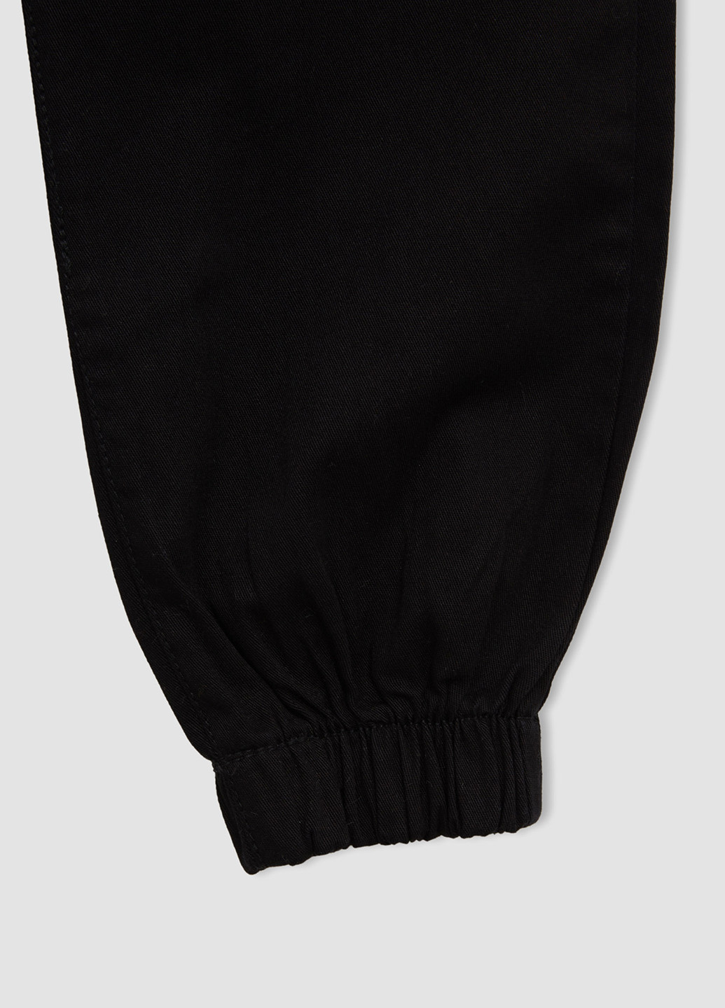 Черные кэжуал демисезонные брюки джоггеры DeFacto