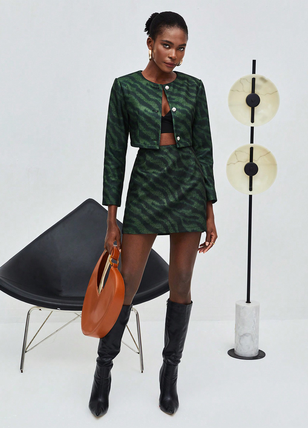 Темно-зеленая кэжуал с абстрактным узором юбка SHEIN а-силуэта (трапеция)