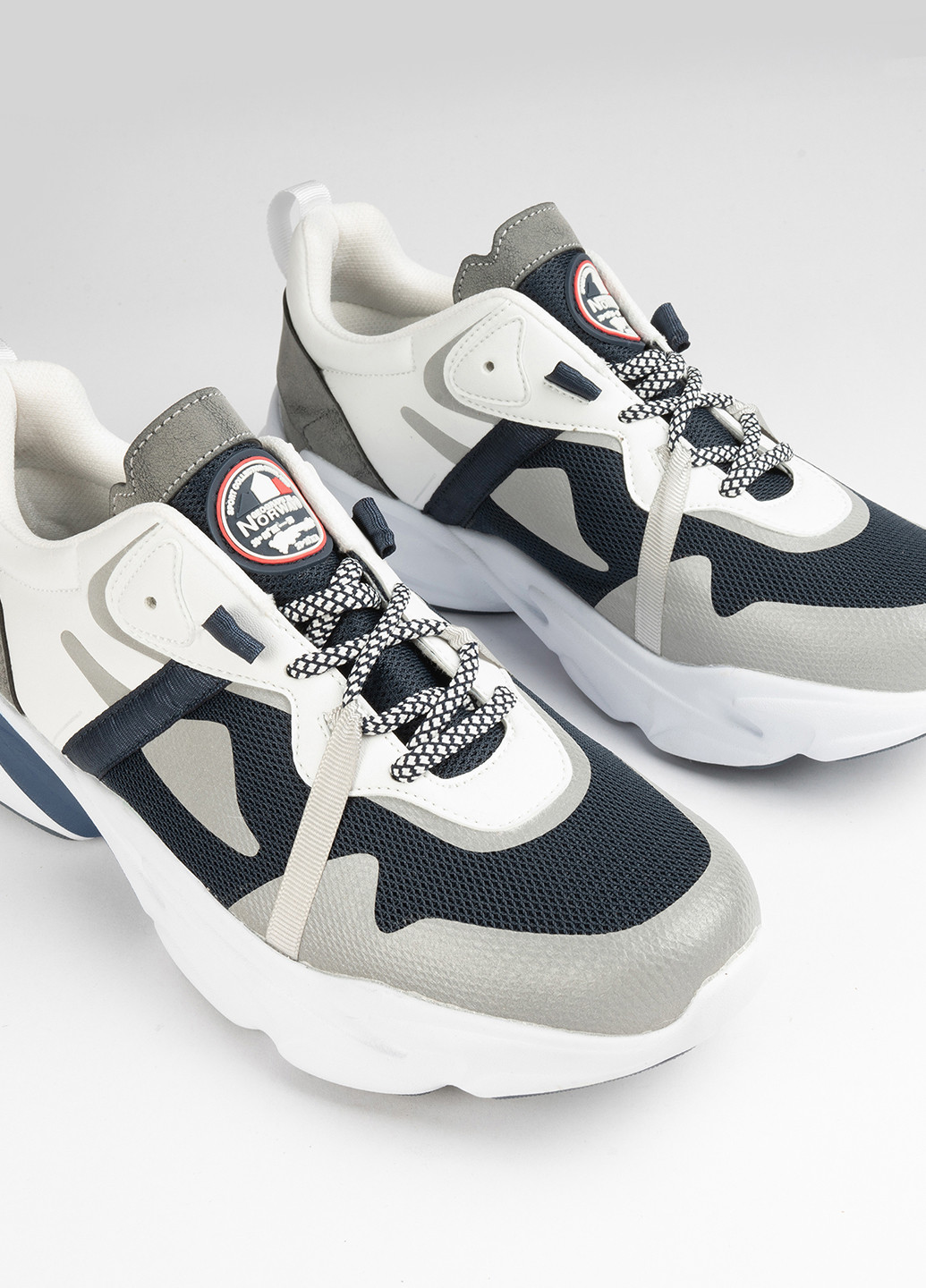 Білі Осінні кросівки Geographical Norway