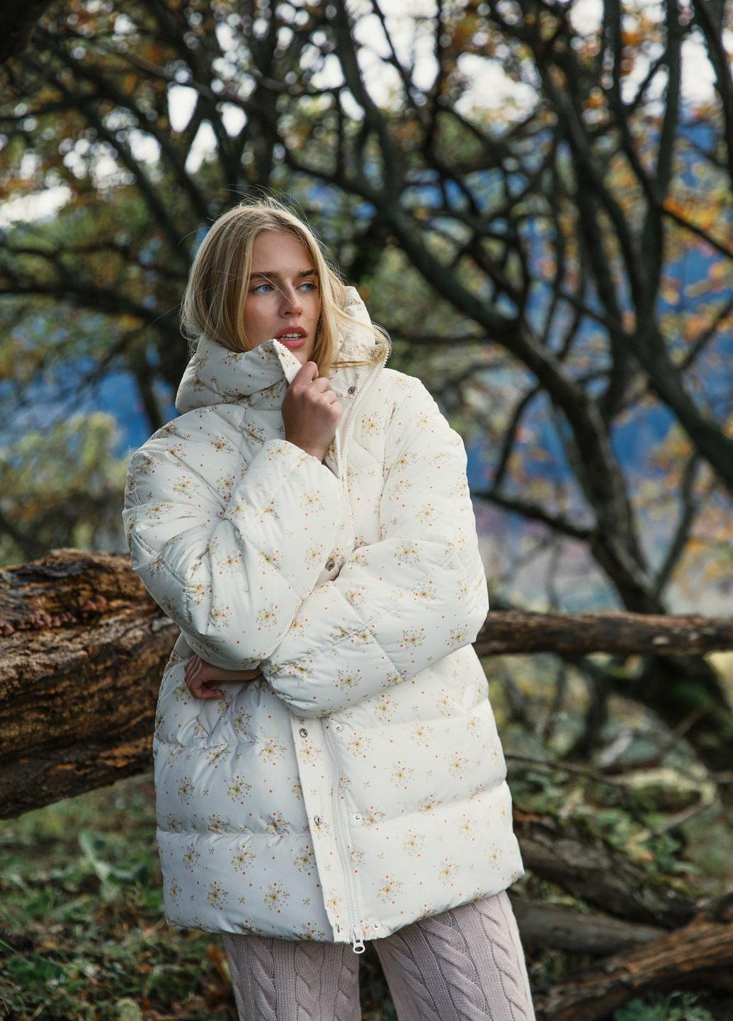 Молочная зимняя куртка Gepur