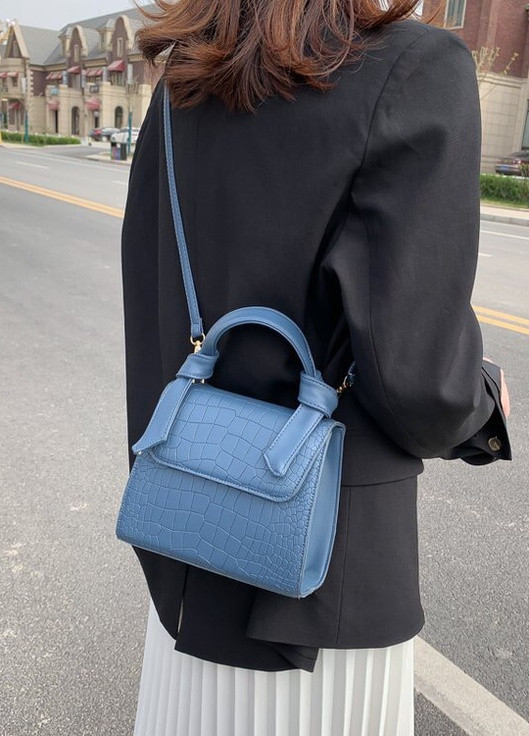 Женская квадратная сумочка кроссбоди на ремешке рептилия синяя голубая NoName (251204214)