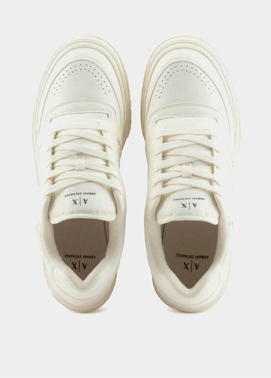 Молочные демисезонные кроссовки Armani Exchange