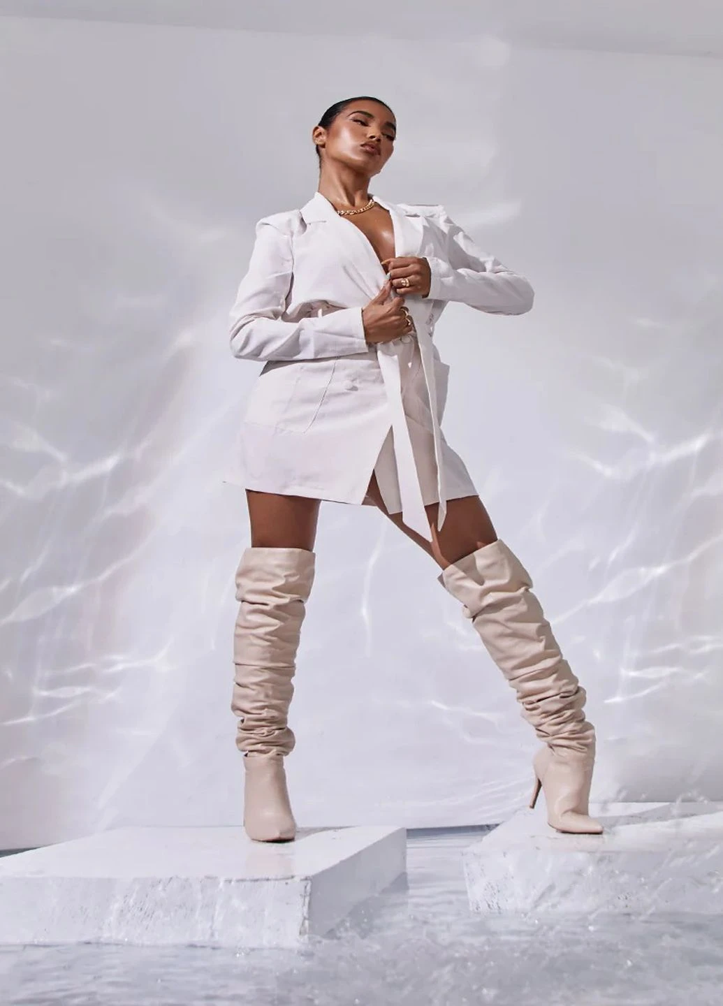 Бежева кежуал сукня PrettyLittleThing однотонна