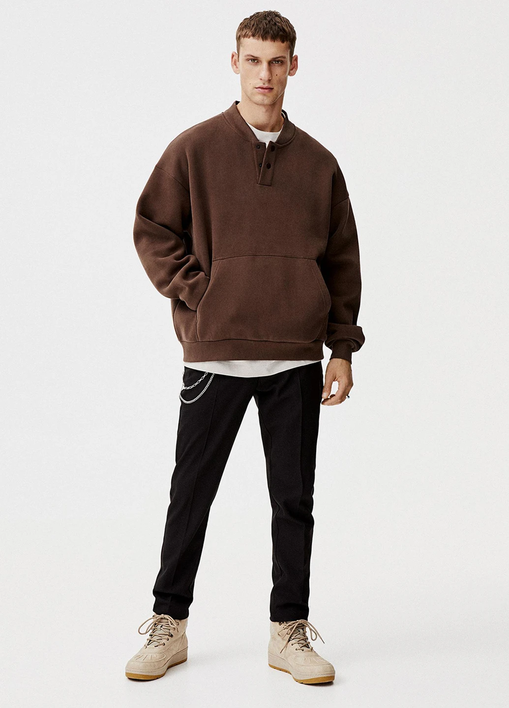 Темно-коричневий світшоти Pull & Bear однотонний без декору (245771361)