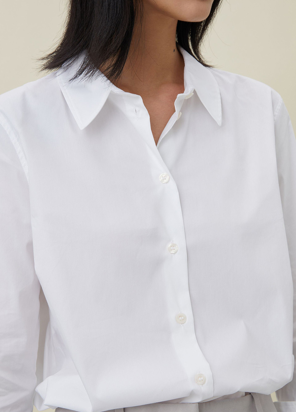 Белая кэжуал рубашка однотонная H&M