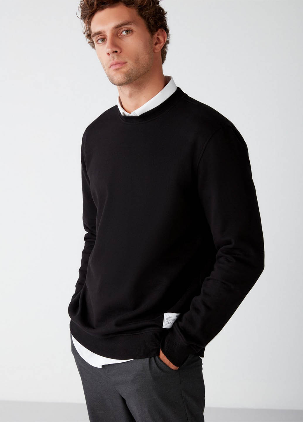 Черный свитшот Grimelange однотонный нашивки (328720257)