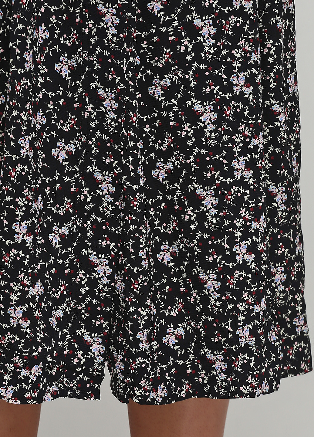Черная кэжуал цветочной расцветки юбка H&M клешированная